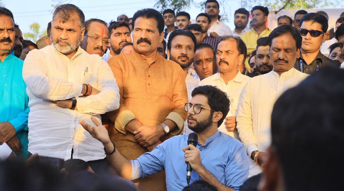 गेल्या ४० ते ५० वर्षात मुख्यमंत्र्यांकडे राहिलेलं नगरविकास खातं, आम्ही त्यांना देऊ केलं होतं, असे सांगत आदित्य ठाकरेंनी एकनाथ शिंदेंवर हल्ला केला.