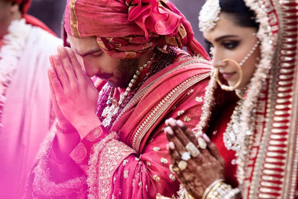 त्याचं हे उत्तर ऐकून दीपिकाने ठामपणे तू माझ्याशी फ्लर्ट करत आहेस, असं सांगितलं.