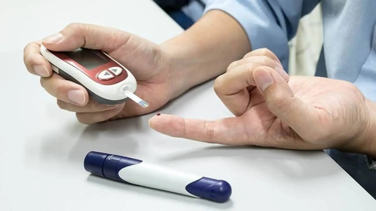 What is Perfect Blood sugar level as per your age easy Chart how to check blood sugar World Diabetes Day 2022 