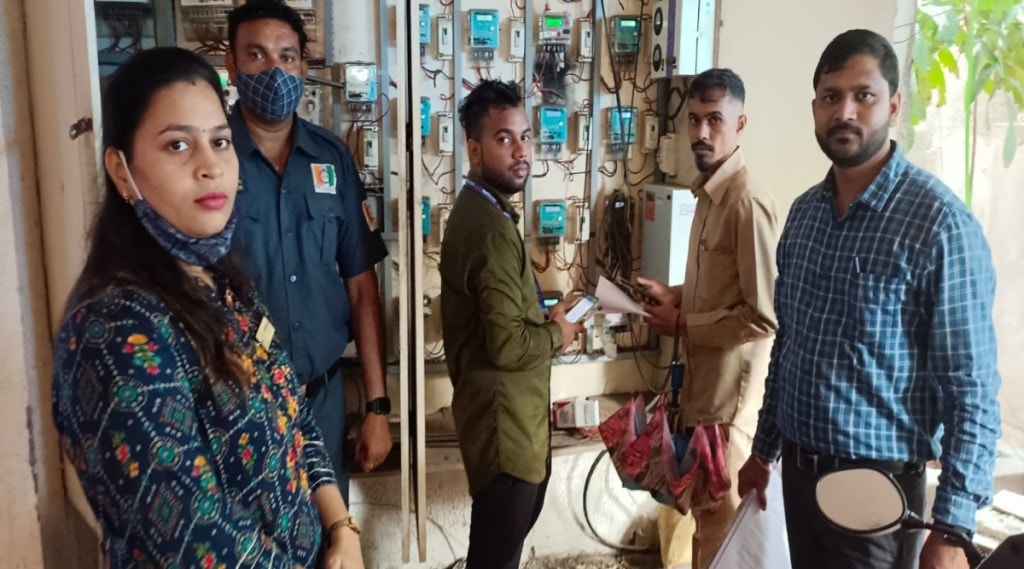 नवी मुंबई: महिन्याच्या पहिल्या ९ दिवसातच ९ लाख ६० हजारांची वीजचोरी उघड नवी मुंबई: महिन्याच्या पहिल्या ९ दिवसातच ९ लाख ६० हजारांची वीजचोरी उघड