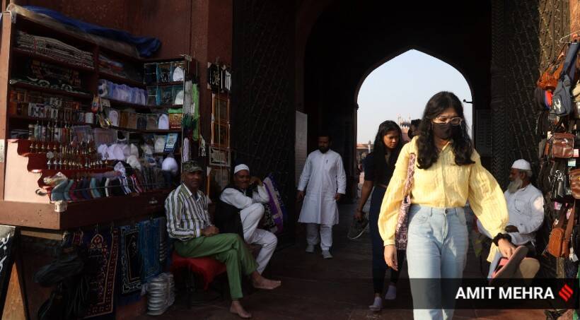 मशीद, मंदिर किंवा गुरुद्वारा ही ठिकाणे प्रार्थनास्थळे आहेत. यासाठी कोणतेही प्रतिबंध नाहीत. आज २०-२५ मुली आल्या होत्या. त्यांना प्रवेश देण्यात आला, असेही त्यांनी सांगितले.