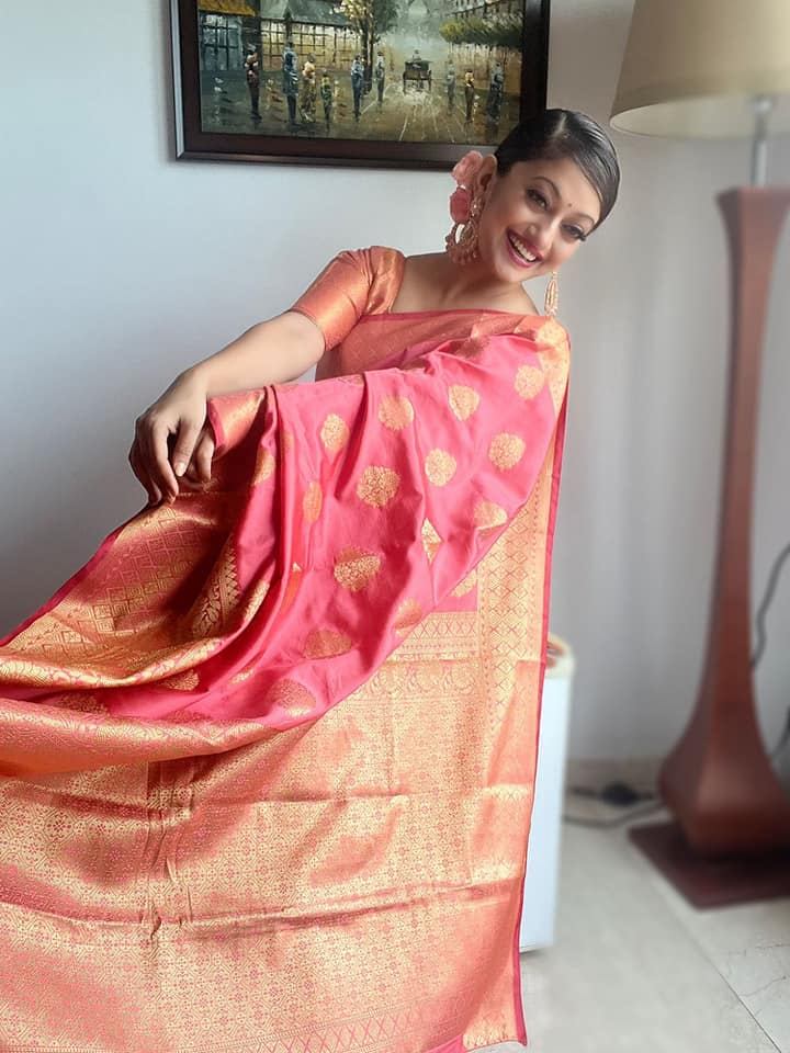 manasi naik on imran hashami photos