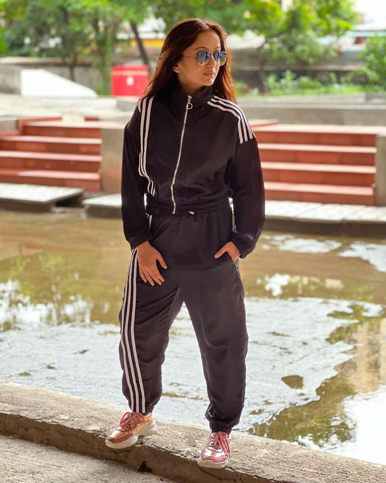 manasi naik on imran hashami photos