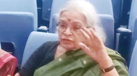 ज्येष्ठ कवयित्री व समीक्षक प्रभा गणोरकर
