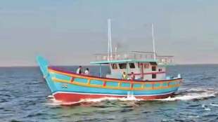 boat owned by fisheries department in palghar