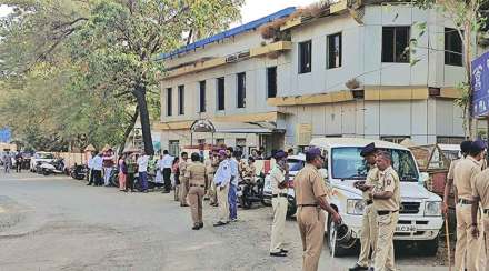 पंचायत समितीच्या सभापती, उपसभापती पदाच्या निवडणुकीत कोणताही अनुचित प्रकार घडू नये, यासाठी पोलीस बंदोबस्त ठेवण्यात आला होता.
