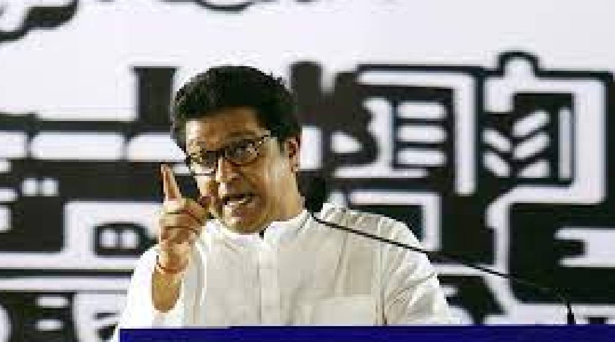 रझा अकादमीच्या गुंडगिरीच्या विरोधात महाराष्ट्र नवनिर्माण सेनेने मोर्चा काढला होता. पण, त्यावेळेला इतर पक्ष गप्प का बसले होते? हिंदुत्वाच्या नावाने राजकारण करणारी शिवसेना कुठे होती तेंव्हा, असा सवाल राज ठाकरेंनी विचारला आहे.