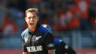 Tim Southee completed 200 wickets in ODIs