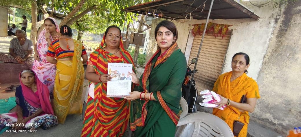 who-is-bjp-candidate-and-ravindra-jadeja-wife-raviba-jadeja