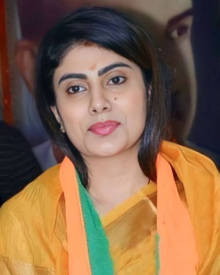 who-is-bjp-candidate-and-ravindra-jadeja-wife-raviba-jadeja