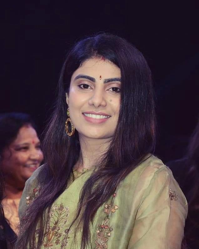 who-is-bjp-candidate-and-ravindra-jadeja-wife-raviba-jadeja