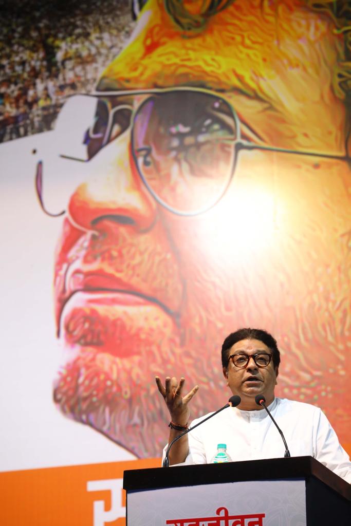 यावेळी त्यांनी देशातील तरुणांना राजकारणात येणाचं आवाहनही केले. देशातील तरुणांनी राजकारणात यावं. राजकारणात येण्यासाठी वयाचं कोणतंही बंधन नसतं, त्यासाठी वारसा असणं वगैरे सुद्धा लागत नाही, असं ते म्हणाले.