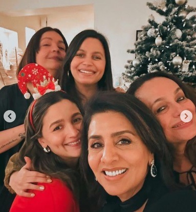  Alia Bhatt Ranbir Kapoor Christmas celebration