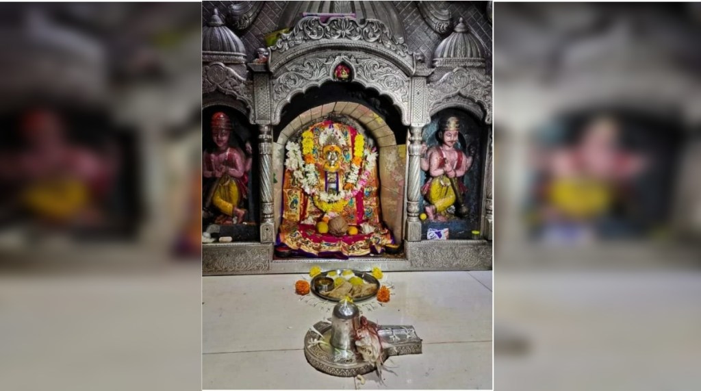 साताऱ्यातील मांढरदेव येथील काळूबाई मंदिरात दीड लाखांची चोरी