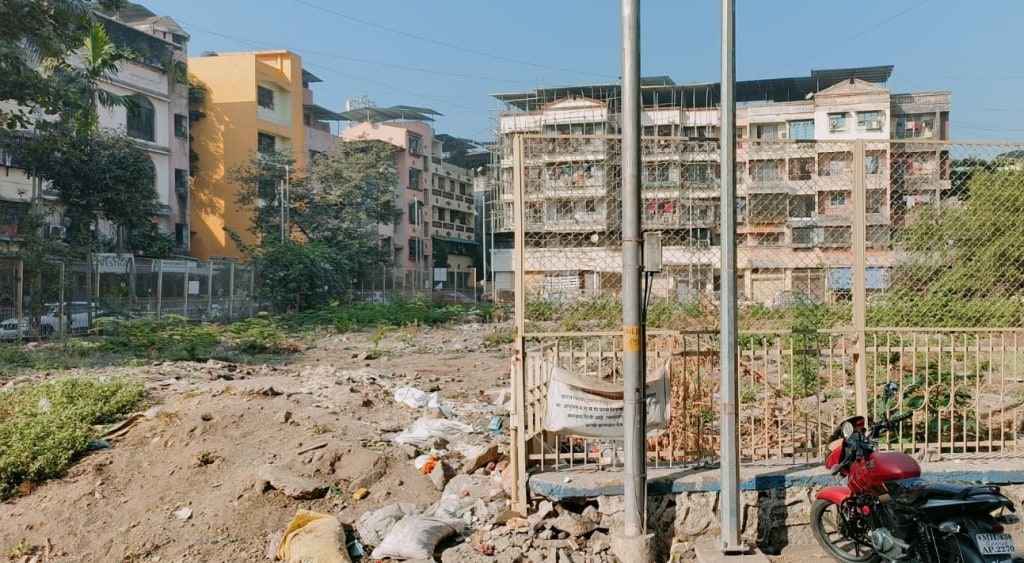 Navi Mumbai waste empire on vacant plots Navi Mumbai waste empire on vacant plots