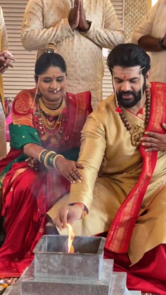 Akshaya Deodhar Hardeek Joshi Wedding Photos