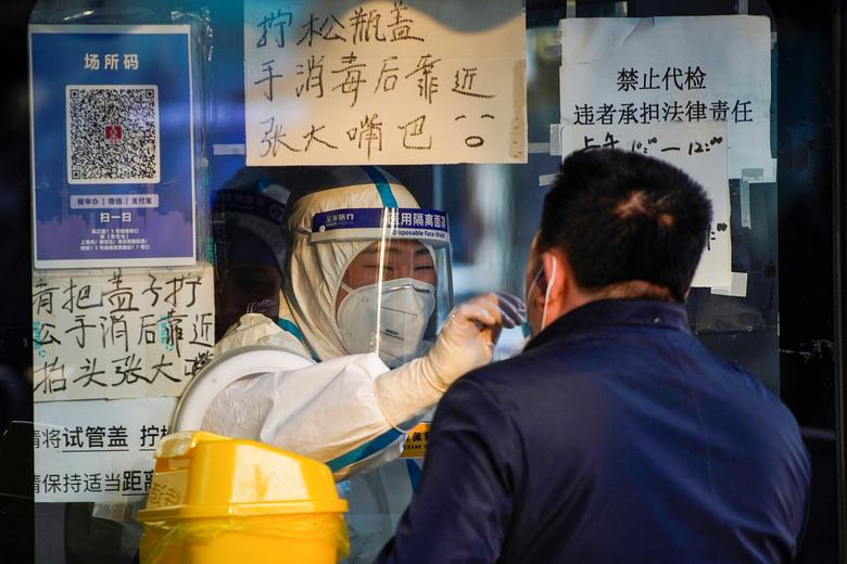 Coronavirus Wave in China 3 crore 70 lakh people are feared to be infected in a day