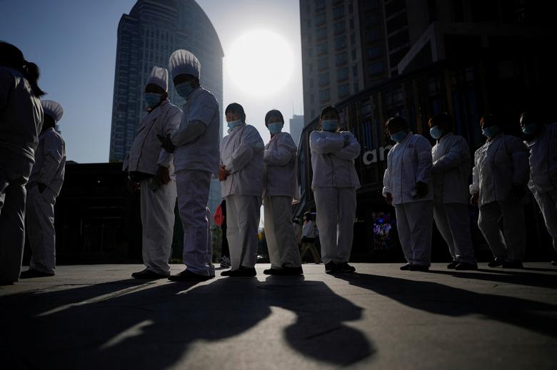 Coronavirus Wave in China 3 crore 70 lakh people are feared to be infected in a day