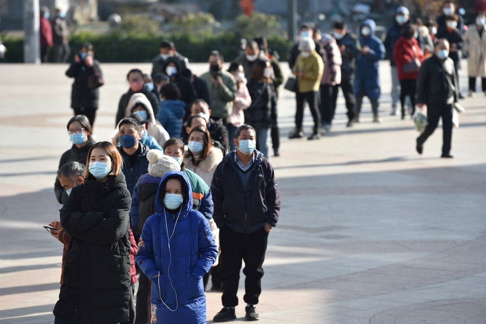 Coronavirus Wave in China 3 crore 70 lakh people are feared to be infected in a day