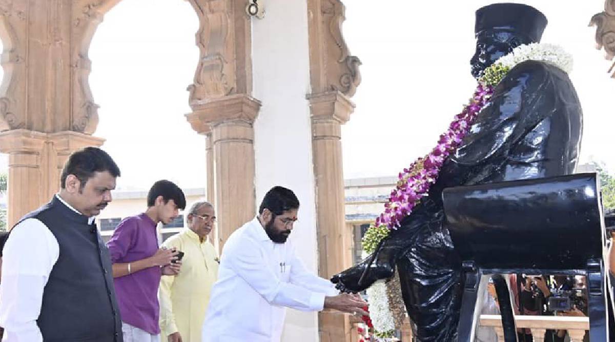 मुख्यमंत्री एकनाथ शिंदे यांनी नागपुरातील राष्ट्रीय स्वयंसेवक संघाचे सरसंघचालक ( आरएसएस ) डॉ. केशव बळीराम हेडगेवार यांच्या स्मृतिस्थळाला भेट देऊन त्यांना वंदन केलं.