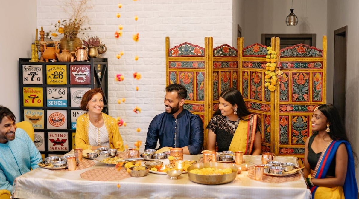 Never Serve Three Roti Chapati In Plate Considered Very Ashubh Avoid These Mistakes In Serving Rice Astrology 