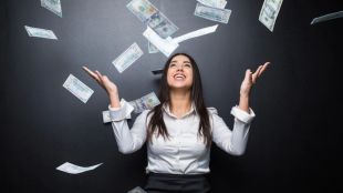 Woman win Lottery