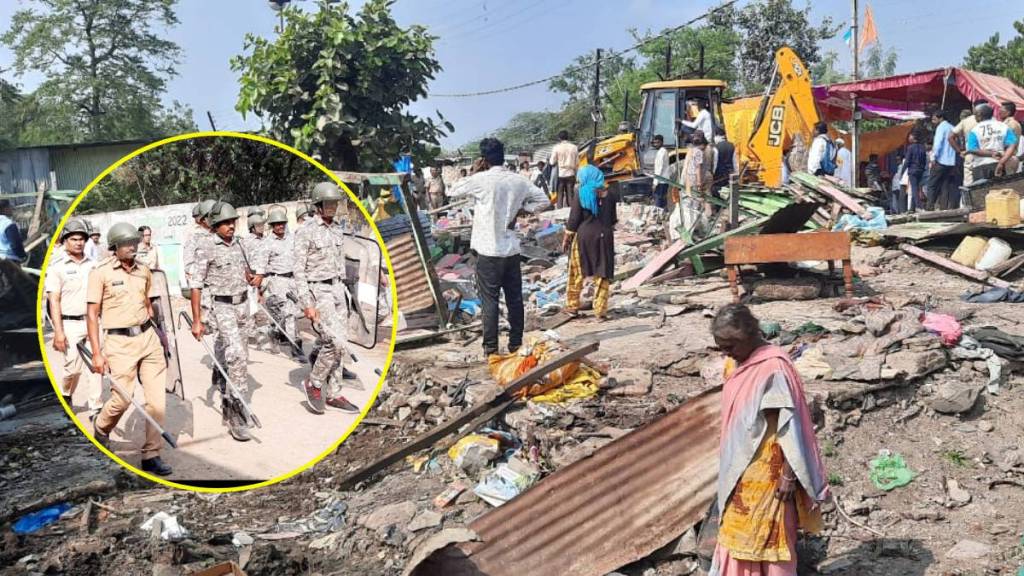 encroachment removal drive hingoli violent police vehicle pelted with stones journalist with amunicipal employee were injured encroachment removal drive hingoli violent police vehicle pelted with stones journalist with amunicipal employee were injured