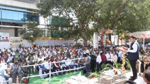 devendra fadnavis tries to appease the disgruntled teli community by saying that if the lee community stays with us our fortunes will improve