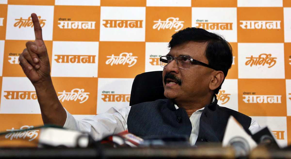 प्रश्न इतकाच आहे की, राहुल शेवाळेंना हे बोलण्याचा अधिकार आहे का? शेवाळेंसह हे सर्व लोक कालपर्यंत शिवसेनेतच होते - संजय राऊत