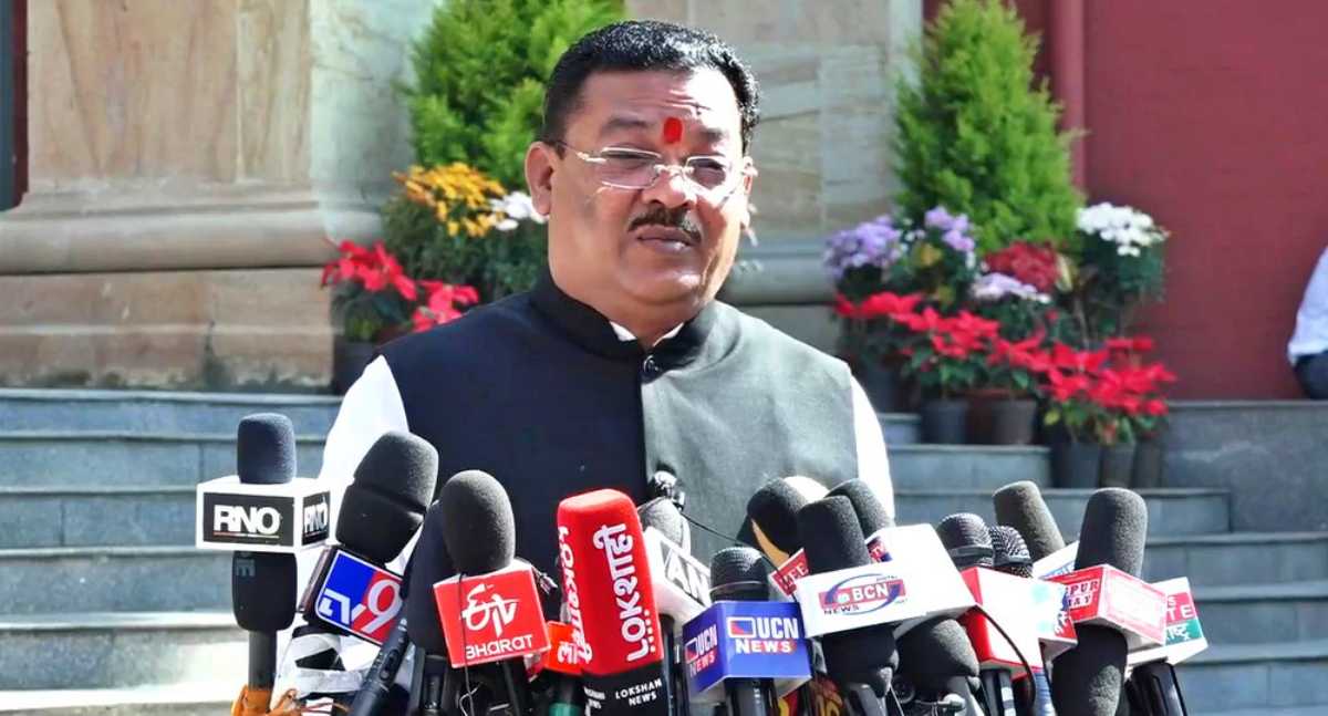 दुसरा ठाकरे गट केवळ १५ आमदारांचा आहे. त्यामुळे संख्याबळानुसार आम्हाला अधिवेशनात मोठं कार्यालय दिलं होतं - संजय शिरसाट