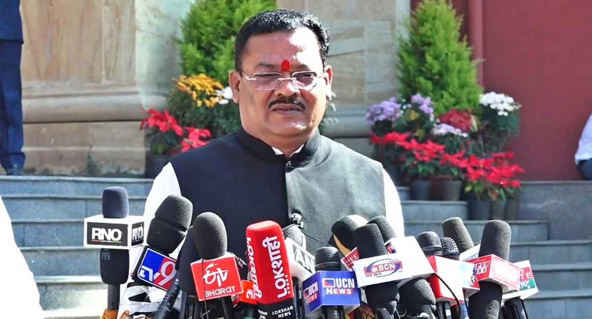विधिमंडळाच्या हिवाळी अधिवेशनाला नागपूरमध्ये आलेल्या संजय शिरसाटांनी मंगळवारी (२० डिसेंबर) माध्यमांशी बोलताना काय म्हटलं याचा हा आढावा.