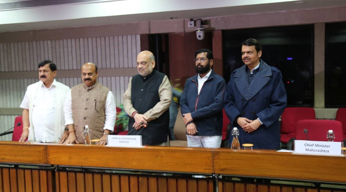 या बैठकीत बोम्मई यांनी सीमाप्रश्नावरून महाराष्ट्राच्या बाबतीत काही डिवचण्यासाठी ट्वीट केले होते, तो मुद्दा उपस्थित करण्यात आला. पण, हे ट्वीट बनावट असून अकाउंट हॅक झाल्याचा दावा बोम्मईंनी केला.