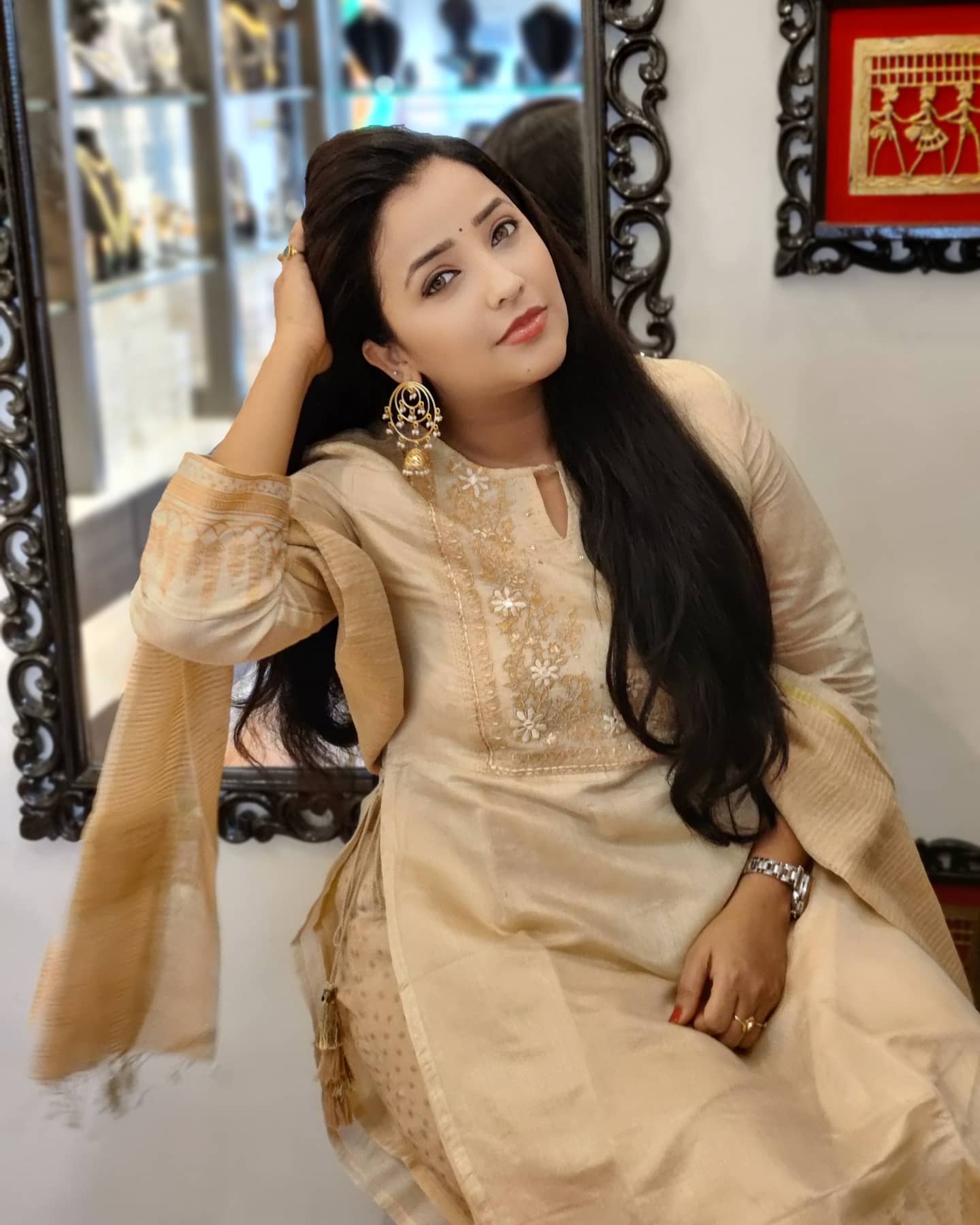 apurva nemlekar 33