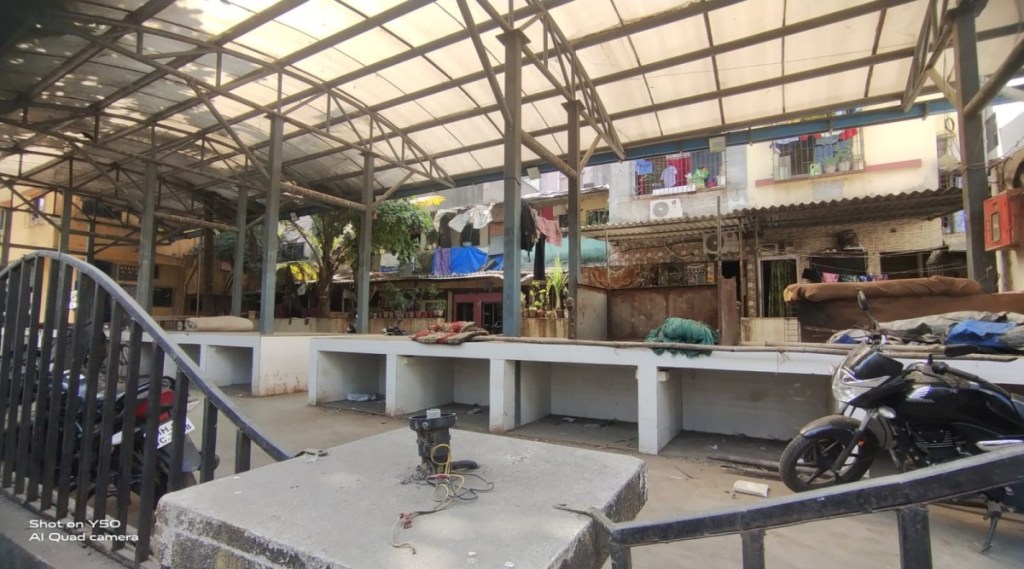 The vegetable market at Koparkhairane Sec 6 is not being used