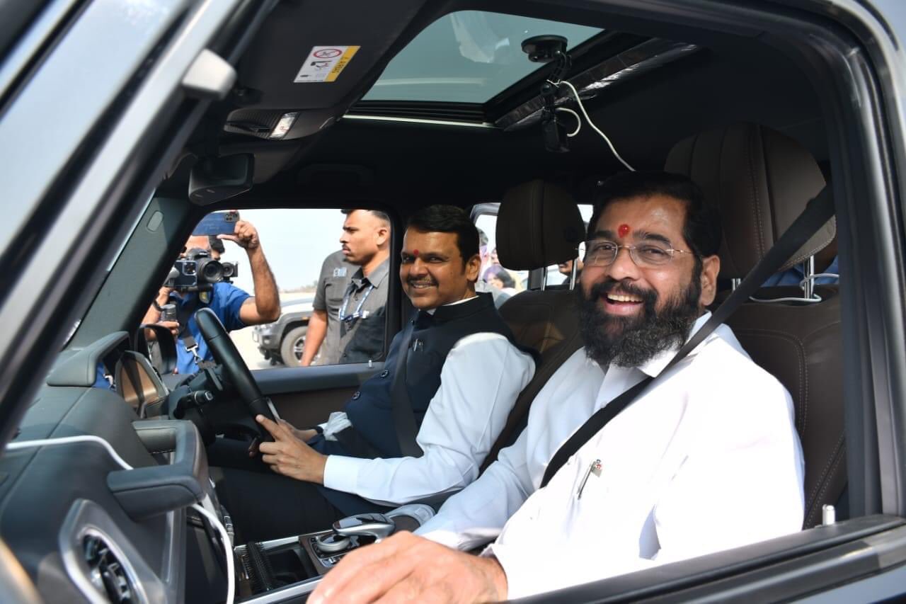 fadnavis eknath shinde samrudhi mahamarg Mercedes Benz G350d Car Driven By Deputy Chief Minister Devendra Fadnavis Know Features And Price in Marathi