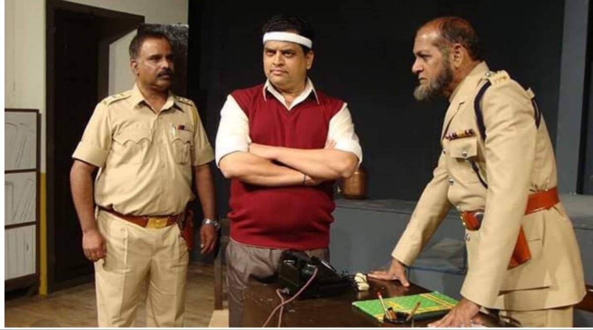मराठीतले आघाडीचे अभिनेते शरद पोंक्षे यांनी 'मी नथुराम गोडसे बोलतोय' या नाटकात नथुरामची भूमिका साकारली होती. या नाटकावरून बराच गदारोळ झाला होता.