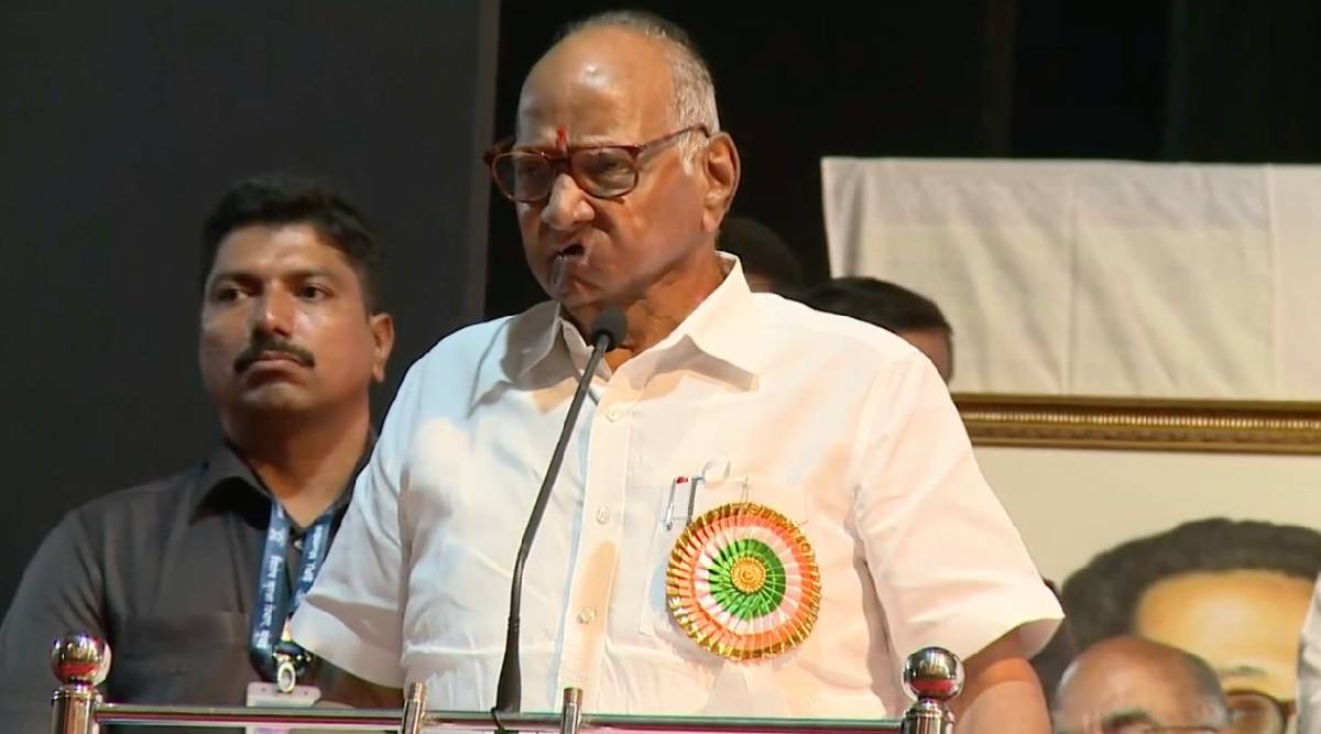 महाराष्ट्र एकीकरण समितीच्या काही जणांची मला मेसेज केले आहेत. त्यात बेळगावची स्थिती अत्यंत गंभीर आहे. समितीच्या मुख्य कार्यकर्त्यांची चौकशी सुरु आहे. त्यांच्या कार्यालयासमोर पोलीस तैनात करण्यात आले आहेत.