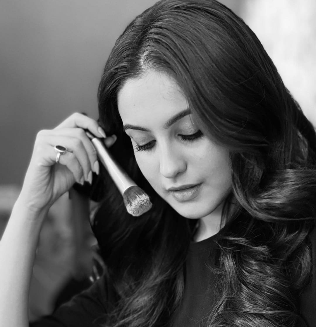अभिनेत्रीने आत्महत्या केली तेव्हा तिचे वय अवघे २० वर्ष इतके होते, त्यामुळे तिच्या निधनाने संपूर्ण मनोरंजन विश्वाला धक्का बसला आहे.