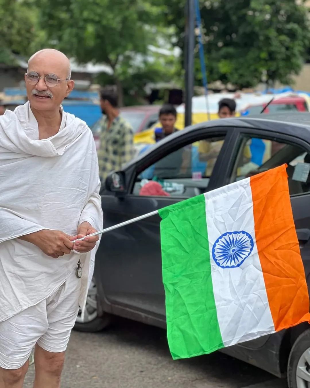 who is deepak antani playing mahatma gandhi role
