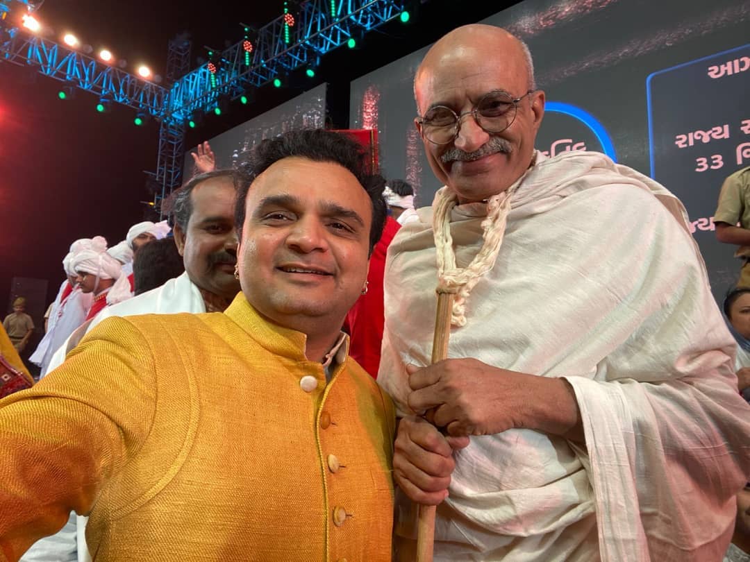 who is deepak antani playing mahatma gandhi role