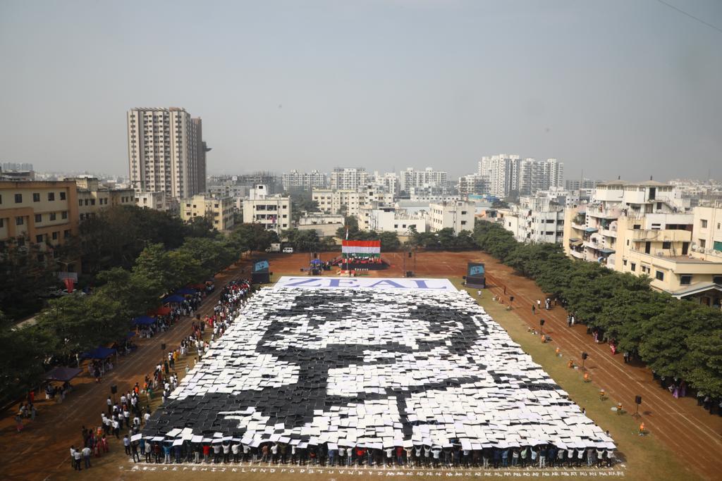 largest human portraits of freedom fighter in pune 
