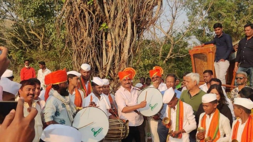 Celebrating the birthday of a 100-year-old tree