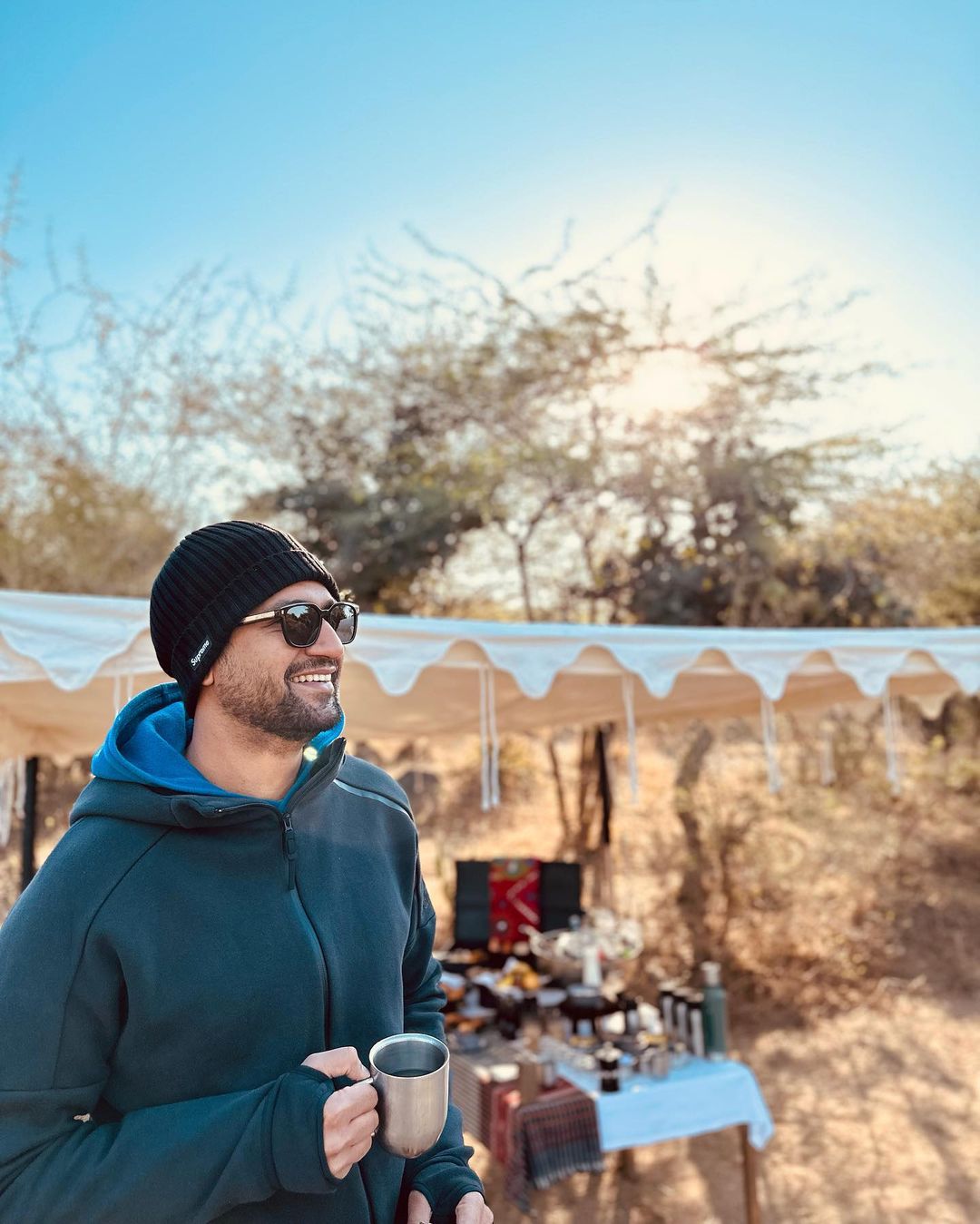 तसेच अभिनेता विकीनेही आपले अनेक फोटो चाहत्यांसोबत शेअर केले आहेत.
