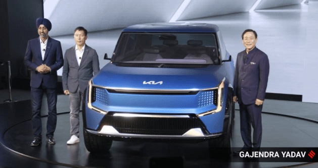 KIA India ने बुधवारी ग्रेटर नोएडा येथे ऑटो एक्सपो 2023 मध्ये Kia EV9 संकल्पना उघड केली आहे.