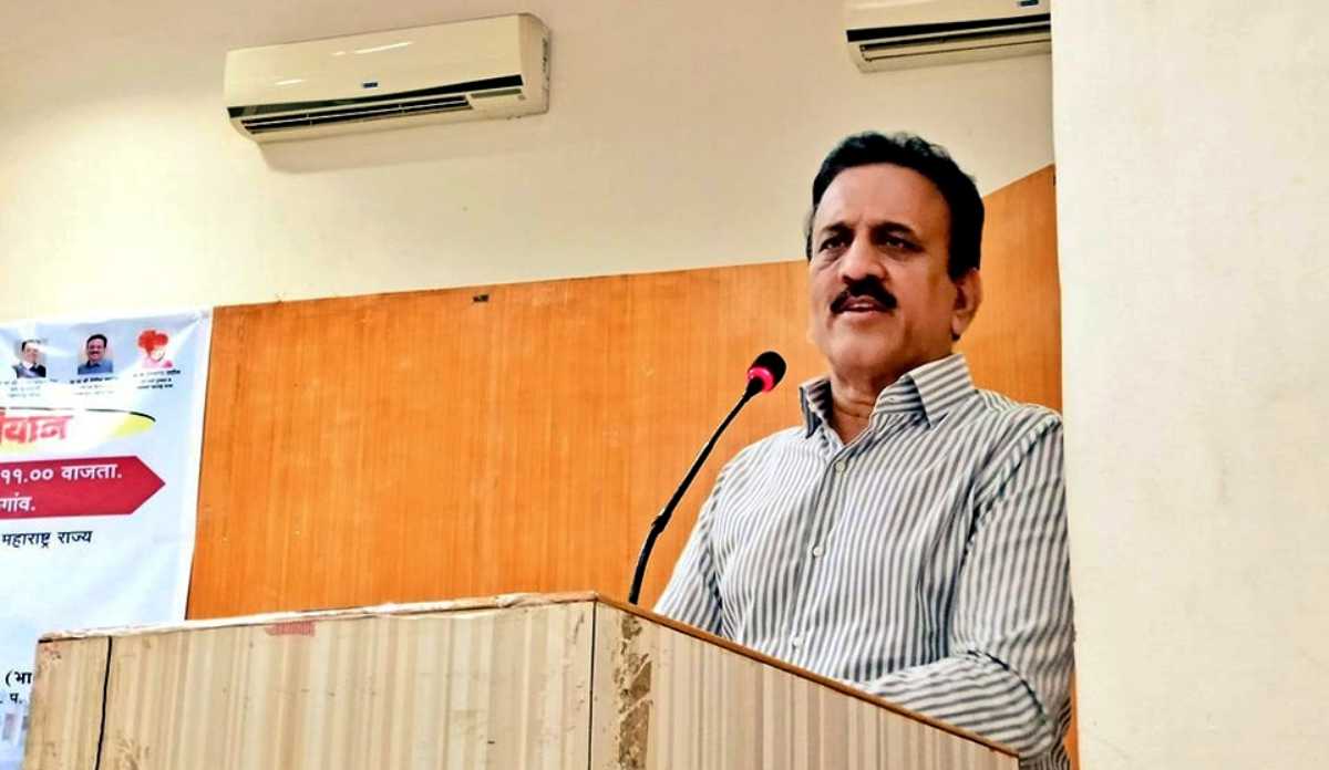 (सर्व छायाचित्र - संग्रहित आणि गिरीश महाजन फेसबूक पेज)