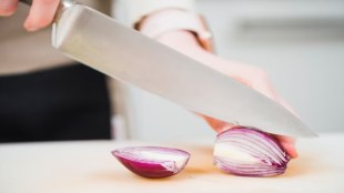 can eating onions help control cholesterol levels