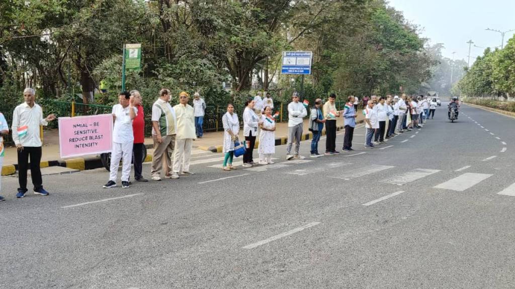 Human chain against blast work