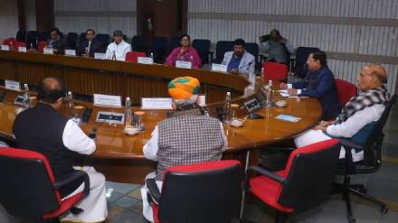 Opposition raises Adani issue