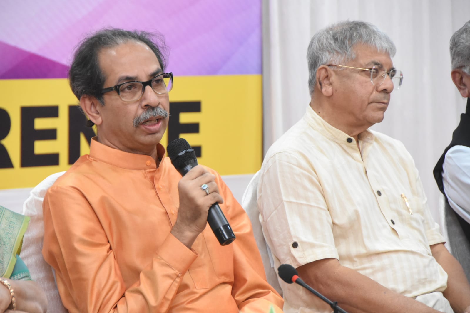 त्यावर आम्ही सभागृह बंद केलं, त्यानंतर तुम्ही पुढे काय केलं असं सांगण्याची मागणी केली - प्रकाश आंबेडकर