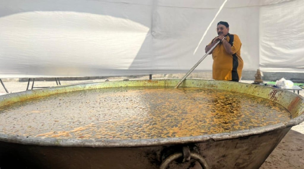 Vishnu Manohar made two thousand kilos of khichdi
